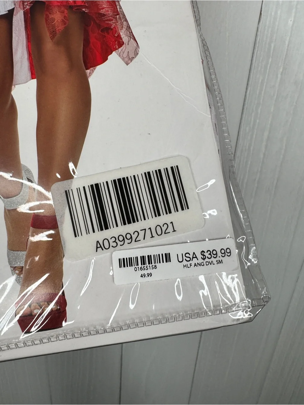 Spirit Halloween Adult Devilish Angel Costume with Wings - Picture 4 of 10